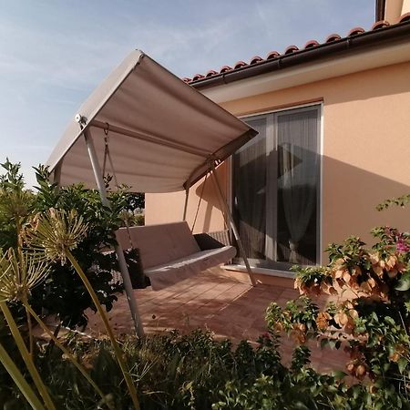 Vila Dubravka - Schoen Und Komfortabel Inmitten Von Olivenbaeumen Und Weinbergen Mit Whirlpool Valtura Eksteriør billede