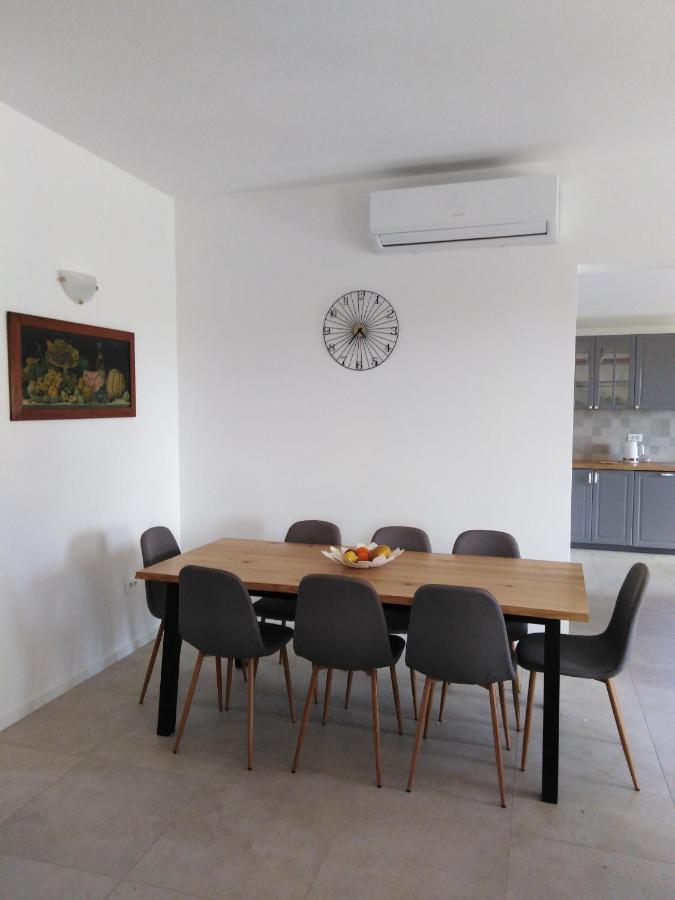 Vila Dubravka - Schoen Und Komfortabel Inmitten Von Olivenbaeumen Und Weinbergen Mit Whirlpool Valtura Eksteriør billede