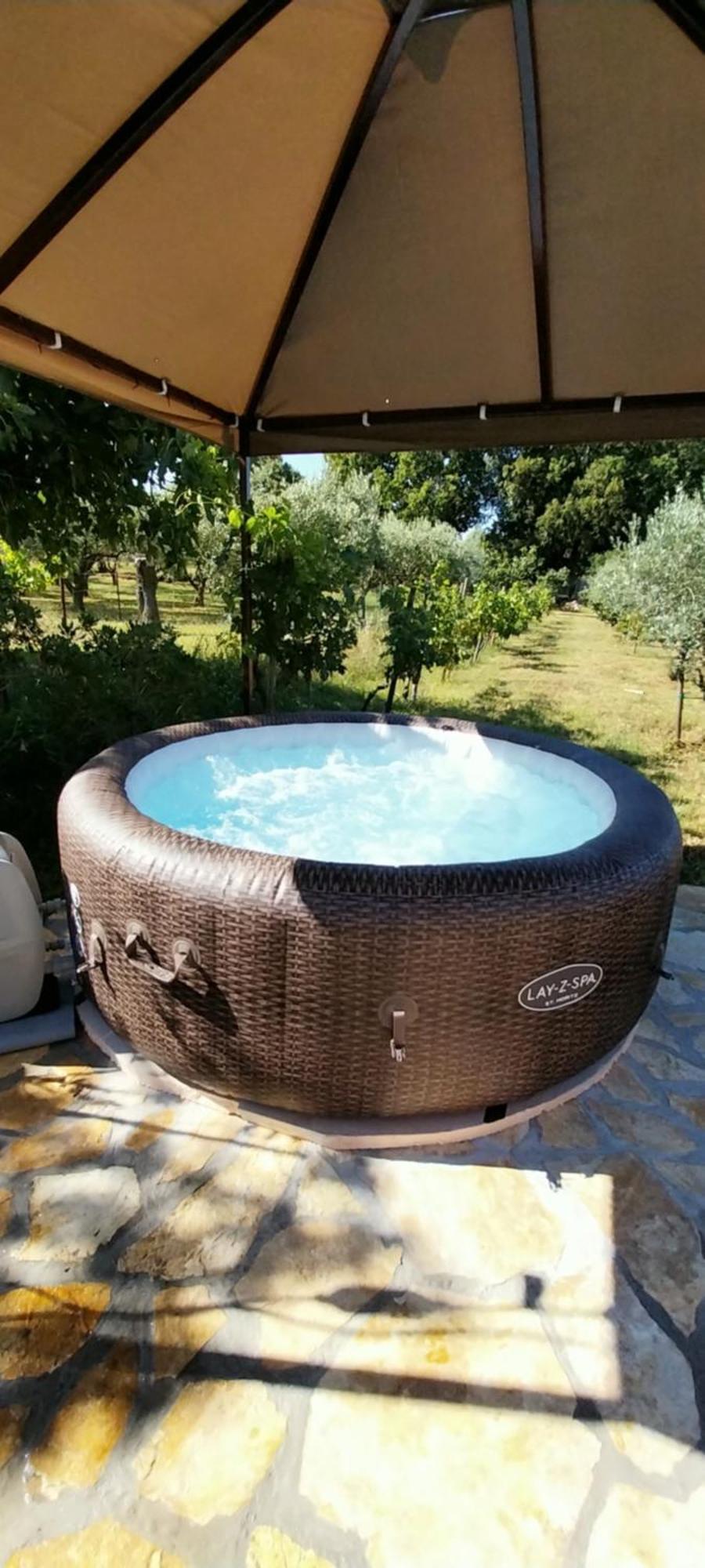 Vila Dubravka - Schoen Und Komfortabel Inmitten Von Olivenbaeumen Und Weinbergen Mit Whirlpool Valtura Eksteriør billede